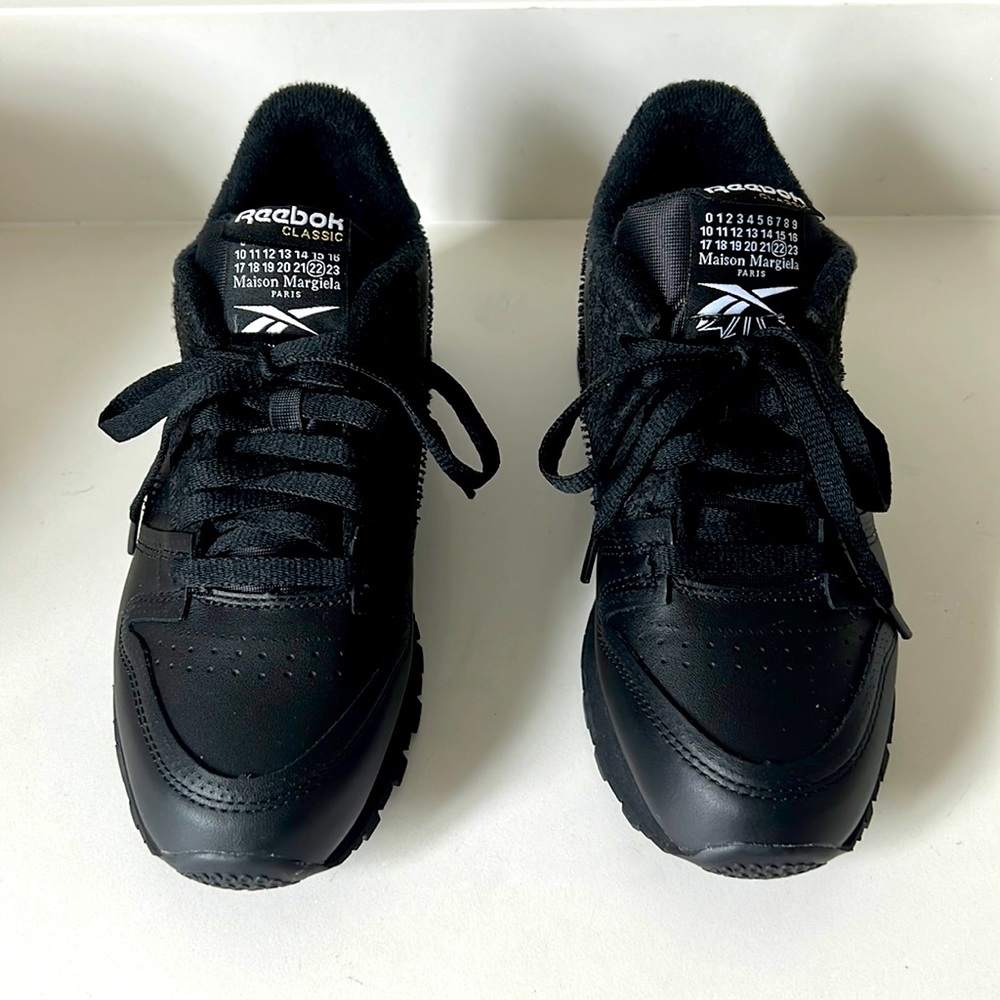 Maison Margiela CLASSIC LEATHER "MEMORY OF"

Style No. GW5014-BLACK